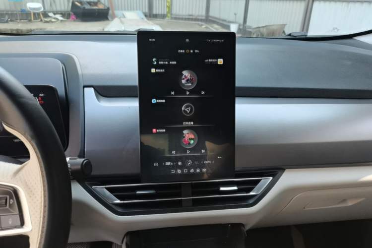 Used BYD Yuan Pro 2021 401 km Luxury Version Audio And AC Panel
