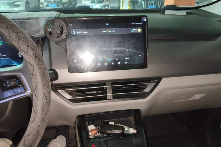 Used BYD Yuan Pro 2021 401 km Luxury Version Audio And AC Panel