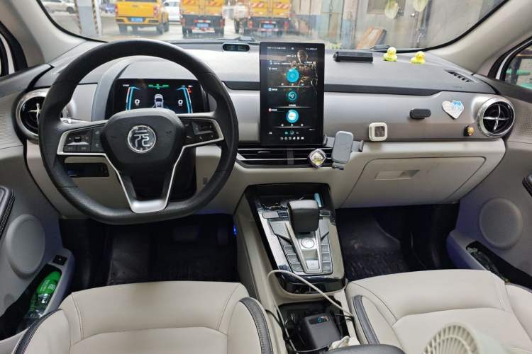 Used BYD Yuan Pro 2021 401 km Deluxe Version Center Console
