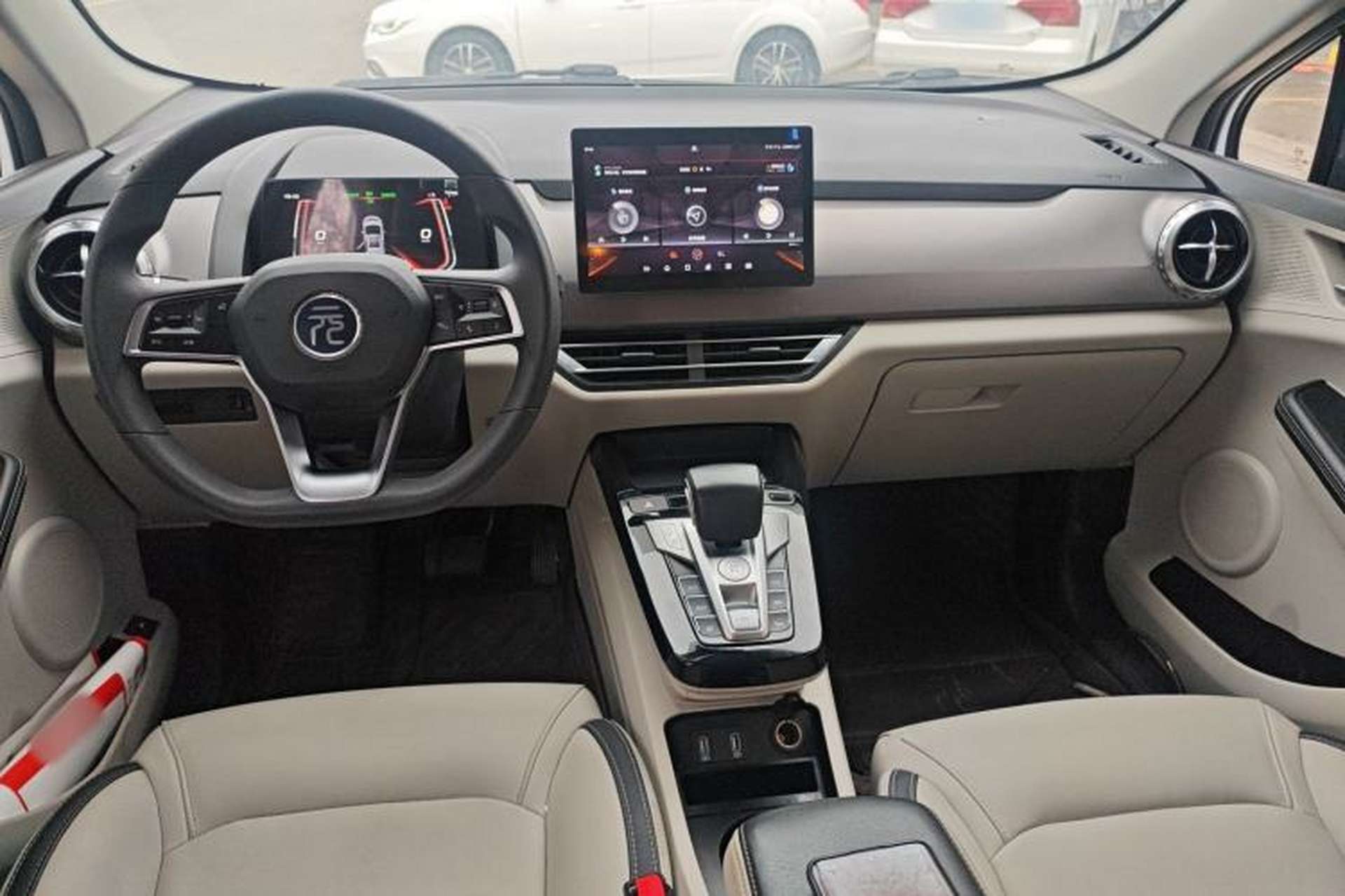 Used BYD Yuan Pro 2021 401 km Luxury Version Center Console