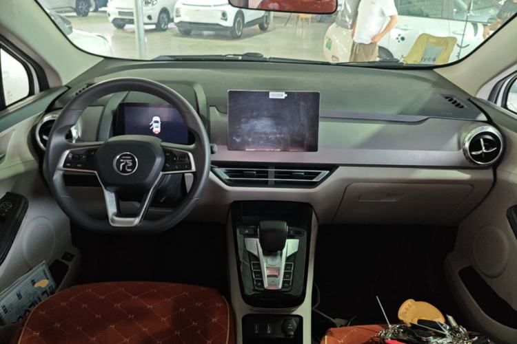 Used BYD Yuan Pro 2021 401 km Luxury Version Center Console