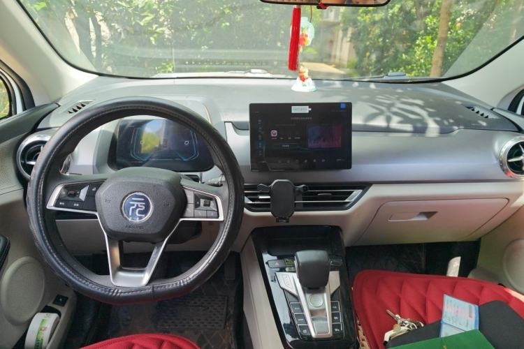 Used BYD Yuan Pro 2021 401 km Luxury Version Center Console