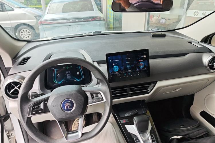 Used BYD Yuan Pro 2021 401 km Luxury Version Center Console