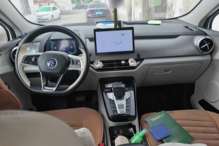 Used BYD Yuan Pro 2021 401 km Luxury Version Center Console