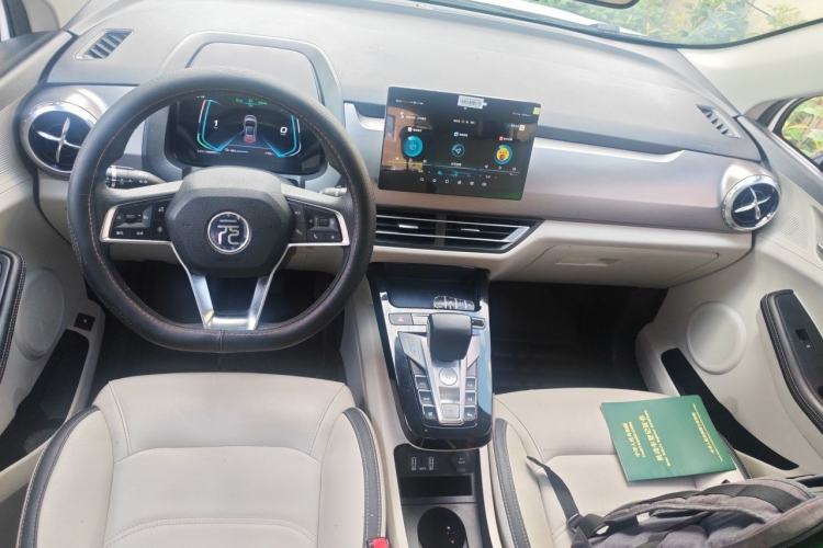 Used BYD Yuan Pro 2021 401 km Deluxe Version Center Console
