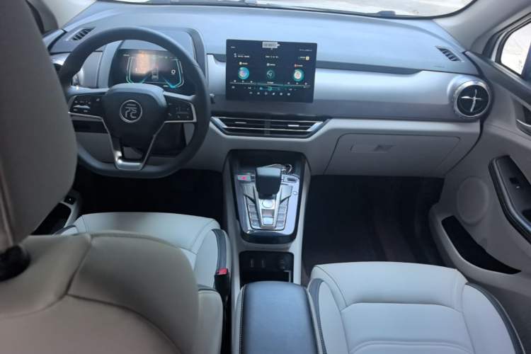 Used BYD Yuan Pro 2021 401 km Luxury Version Center Console