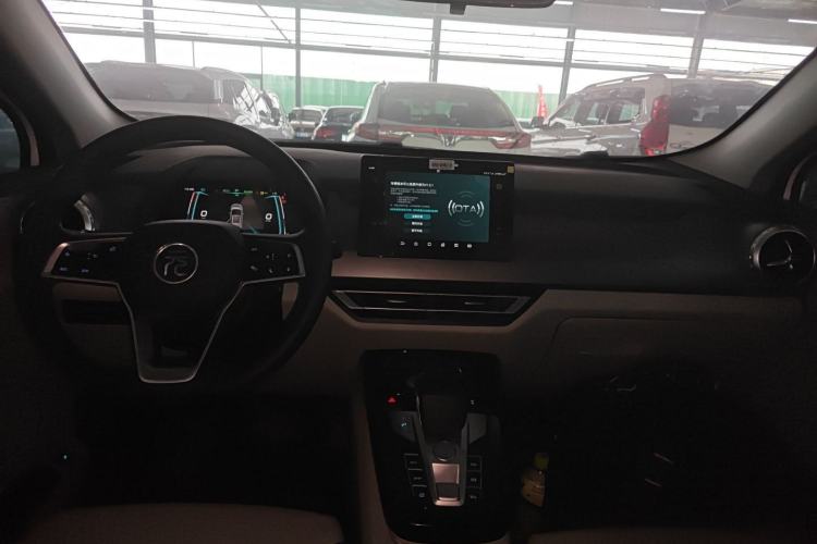Used BYD Yuan Pro 2021 401 km Luxury Version Center Console