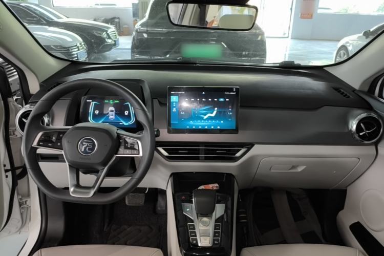 Used BYD Yuan Pro 2021 401 km Deluxe Version Center Console