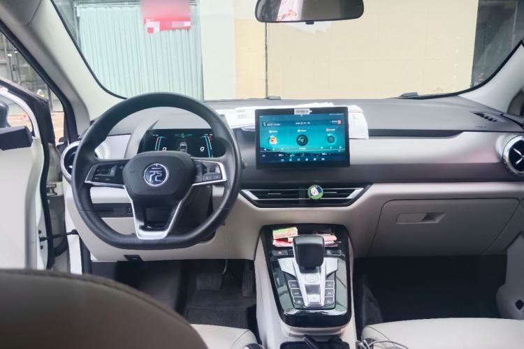 Used BYD Yuan Pro 2021 401 km Luxury Version Center Console