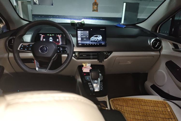 Used BYD Yuan Pro 2021 401 km Deluxe Version Center Console