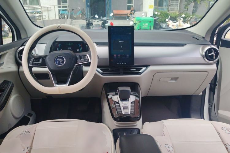 Used BYD Yuan Pro 2021 401 km Luxury Version Center Console