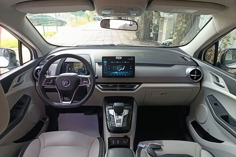 Used BYD Yuan Pro 2021 401 km Luxury Version Center Console