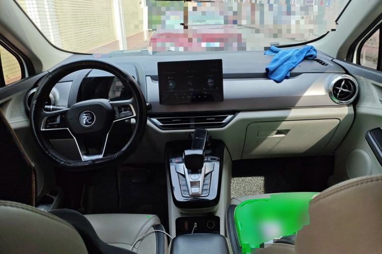 Used BYD Yuan Pro 2021 401 km Luxury Version Center Console