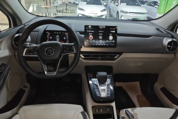 Used BYD Yuan Pro 2021 401 km Deluxe Version Center Console