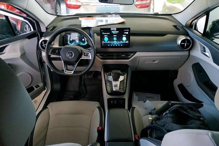 Used BYD Yuan Pro 2021 401 km Luxury Version Center Console