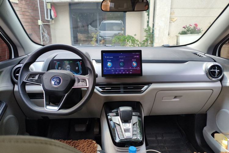 Used BYD Yuan Pro 2021 401 km Luxury Version Center Console