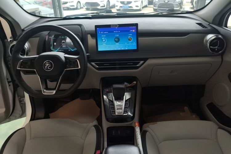 Used BYD Yuan Pro 2021 401 km Luxury Version Center Console