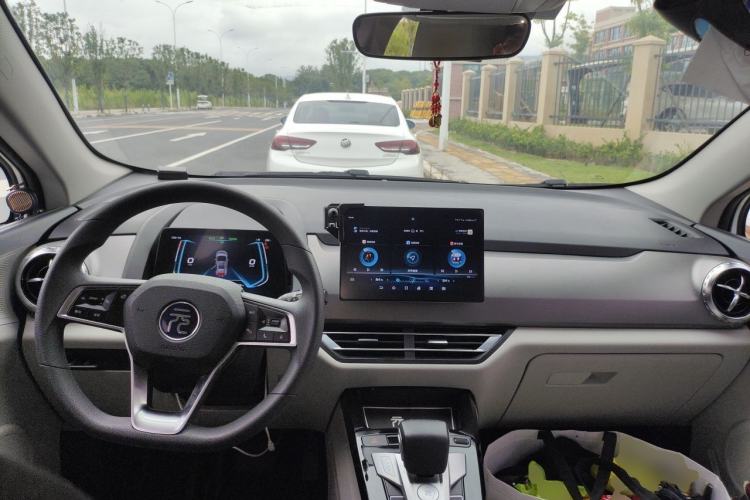 Used BYD Yuan Pro 2021 401 km Luxury Version Center Console