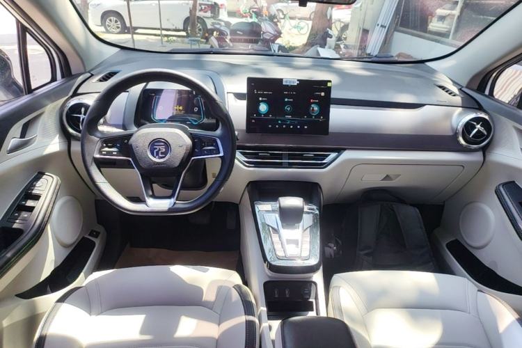 Used BYD Yuan Pro 2021 401 km Luxury Version Center Console