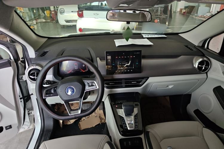 Used BYD Yuan Pro 2021 401 km Luxury Version Center Console