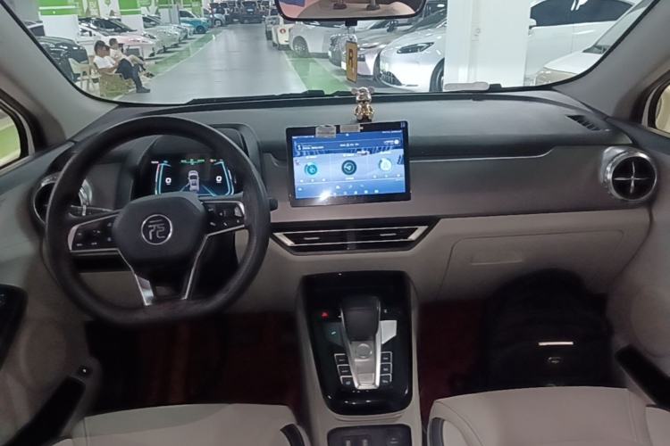 Used BYD Yuan Pro 2021 401 km Deluxe Version Center Console