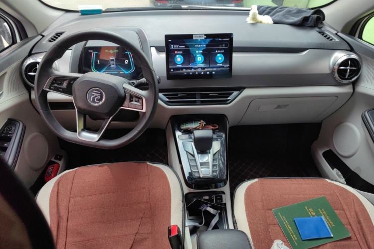 Used BYD Yuan Pro 2021 401 km Luxury Version Center Console