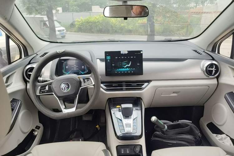 Used BYD Yuan Pro 2021 401 km Luxury Version Center Console