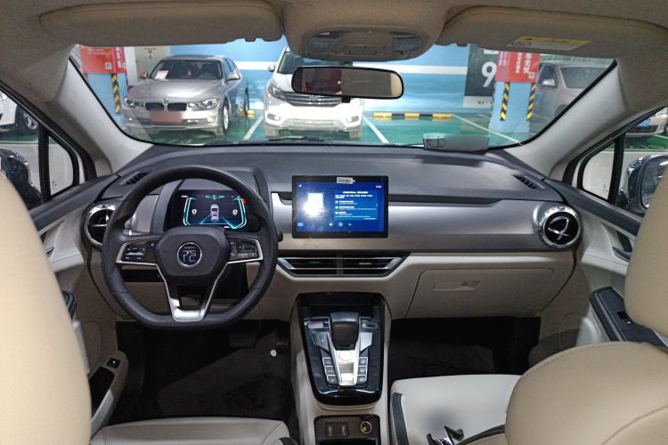 Used BYD Yuan Pro 2021 401 km Luxury Version Center Console