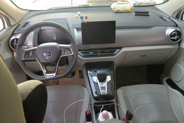 Used BYD Yuan Pro 2021 401 km Luxury Version Center Console