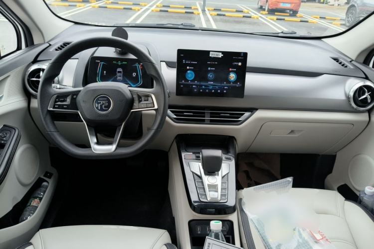 Used BYD Yuan Pro 2021 401 km Luxury Version Center Console
