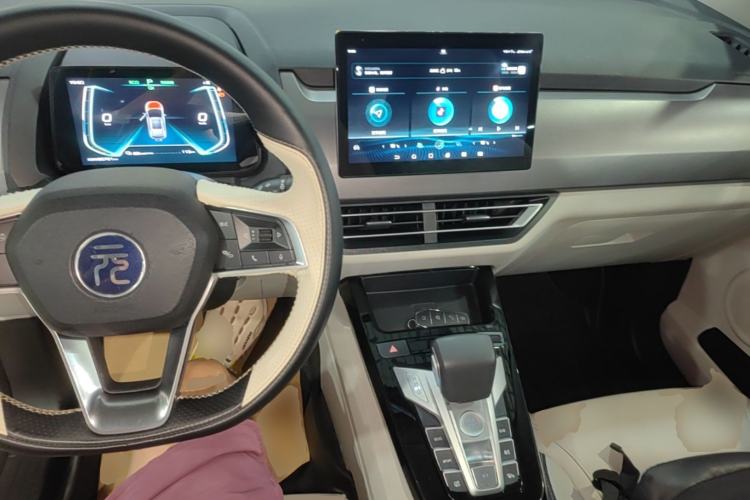 Used BYD Yuan Pro 2021 401 km Luxury Version Center Console