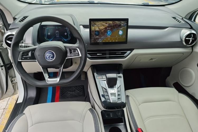 Used BYD Yuan Pro 2021 401 km Luxury Version Center Console
