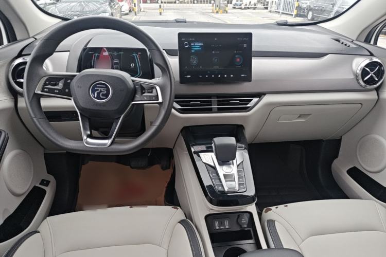 Used BYD Yuan Pro 2021 401 km Deluxe Version Center Console