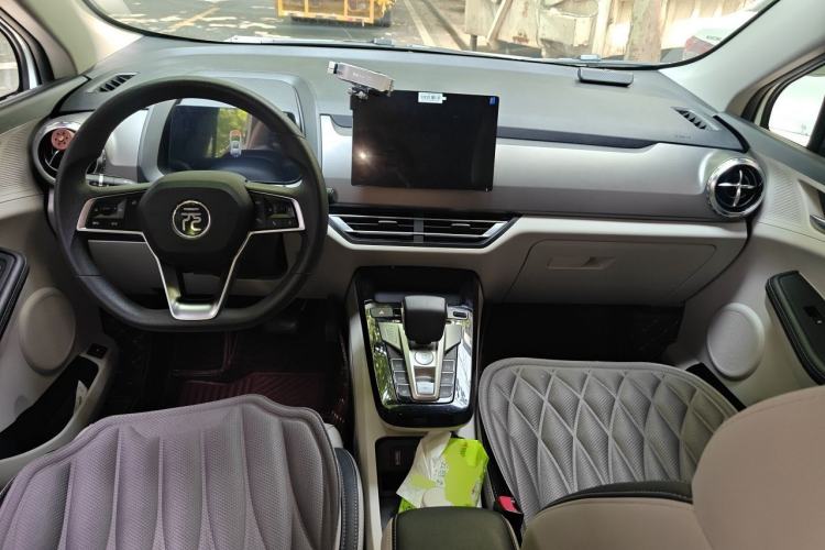 Used BYD Yuan Pro 2021 401 km Luxury Version Center Console