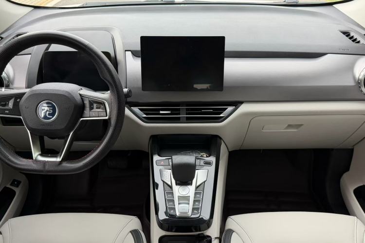 Used BYD Yuan Pro 2021 401 km Luxury Version Center Console