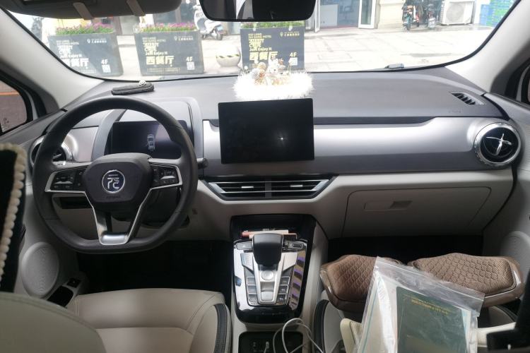 Used BYD Yuan Pro 2021 401 km Deluxe Version Center Console