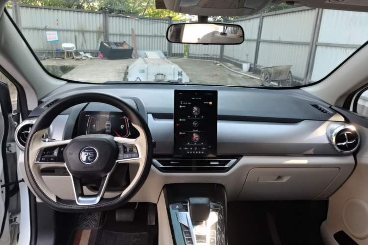 Used BYD Yuan Pro 2021 401 km Luxury Version Center Console