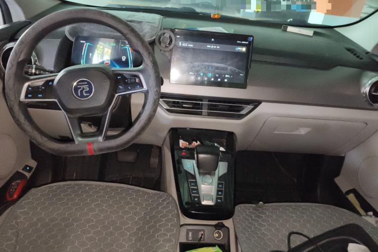 Used BYD Yuan Pro 2021 401 km Luxury Version Center Console