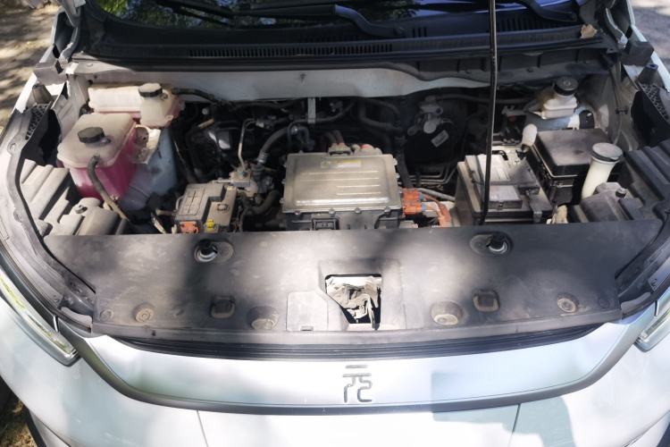 Used BYD Yuan Pro 2021 "Love for a Lifetime" Edition Engine Bay
