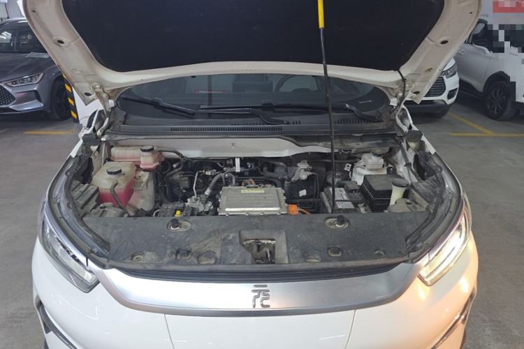 Used BYD Yuan Pro 2021 "Love for a Lifetime" Edition Engine Bay