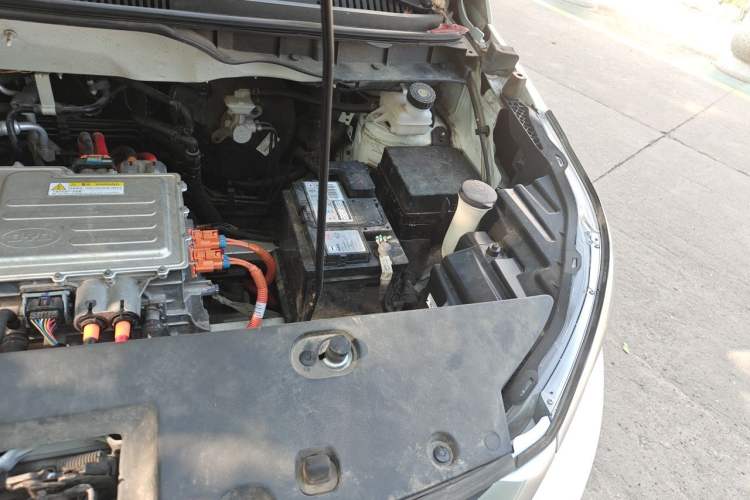 Used BYD Yuan Pro 2021 401 km Luxury Version Engine Bay Left