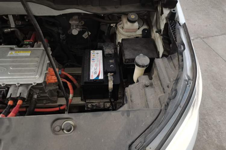 Used BYD Yuan Pro 2021 "Love for a Lifetime" Edition Engine Bay Left