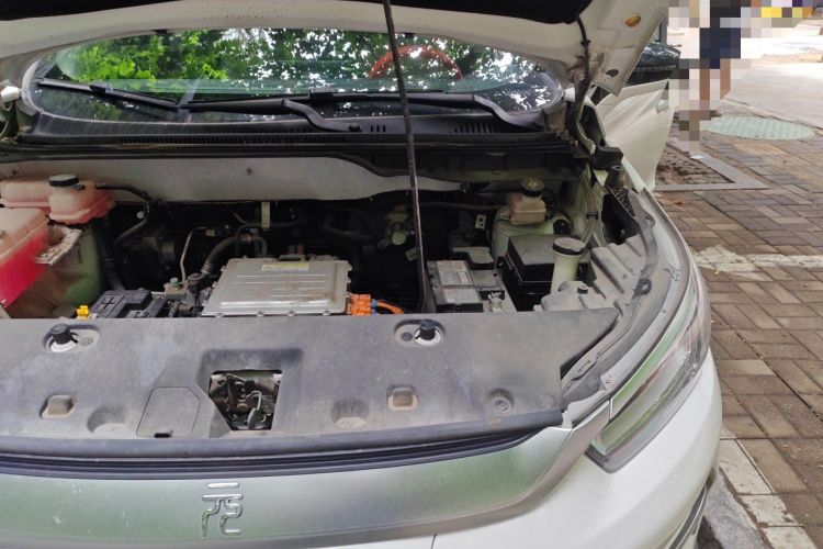 Used BYD Yuan Pro 2021 "Love for a Lifetime" Edition Engine Bay Left