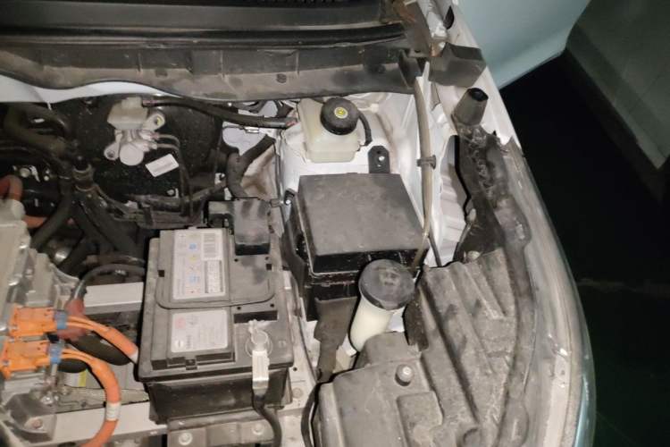 Used BYD Yuan Pro 2021 "Love for a Lifetime" Edition Engine Bay Left