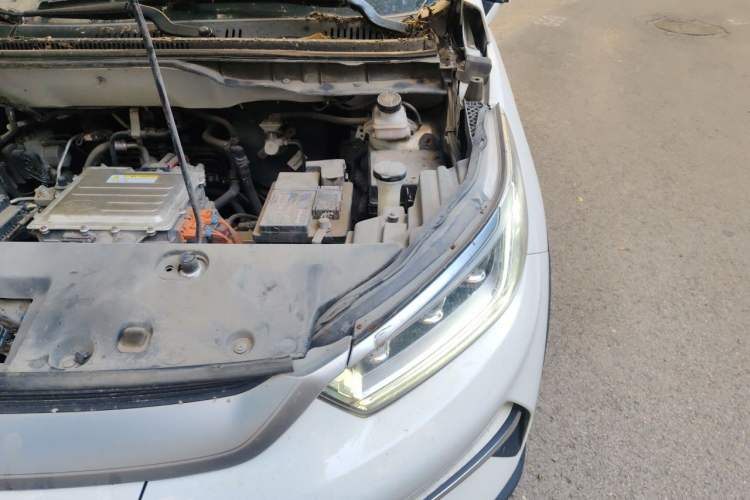 Used BYD Yuan Pro 2021 "Love for a Lifetime" Edition Engine Bay Left