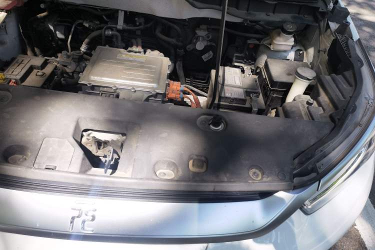 Used BYD Yuan Pro 2021 "Love for a Lifetime" Edition Engine Bay Left