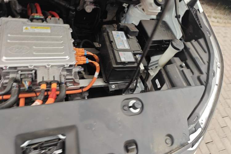 Used BYD Yuan Pro 2021 401 km Luxury Version Engine Bay Left