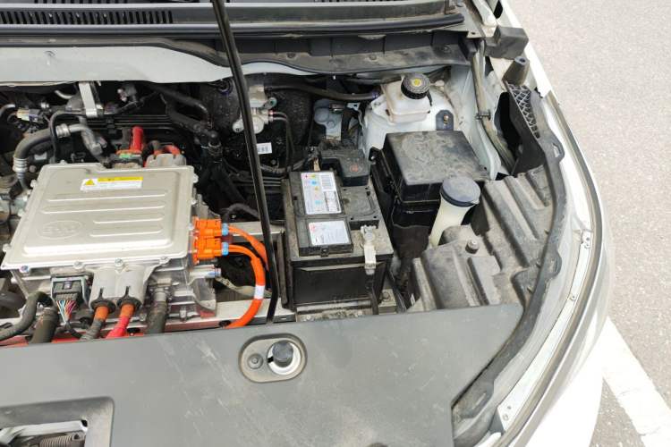 Used BYD Yuan Pro 2021 401 km Deluxe Version Engine Bay Left