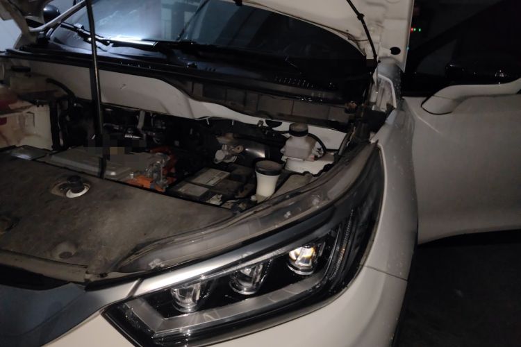 Used BYD Yuan Pro 2021 "Love for a Lifetime" Edition Engine Bay Left