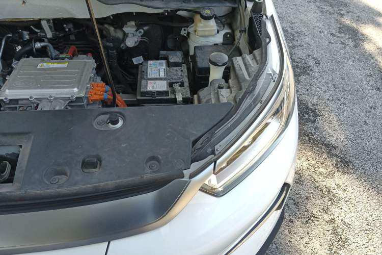 Used BYD Yuan Pro 2021 401 km Luxury Version Engine Bay Left